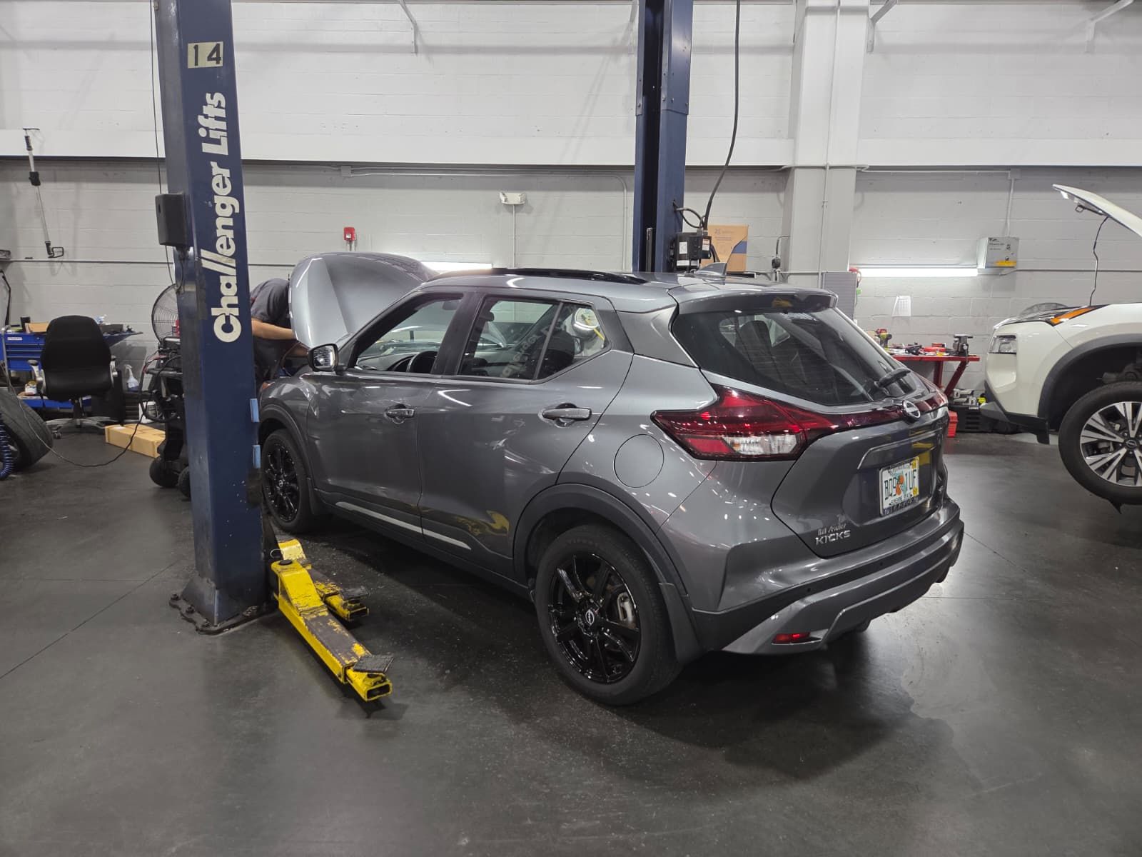 Used 2023 Nissan Kicks SR FWD image 9