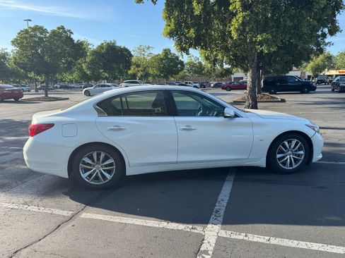 Used 2015 INFINITI Q50 Premium w/ Navigation Package RWD image 1