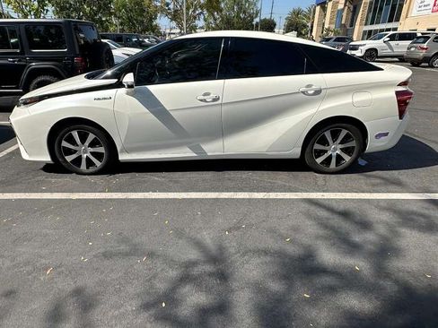Used 2019 Toyota Mirai image 4