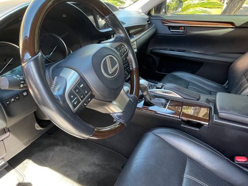 Used 2016 Lexus ES 350 350 Sedan 4D w/ Luxury Package w/Wood Trim image 8