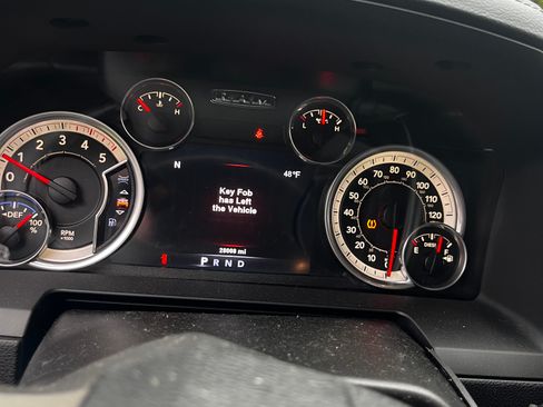 Used 2014 RAM 2500 Laramie w/ Cold Weather Group image 17