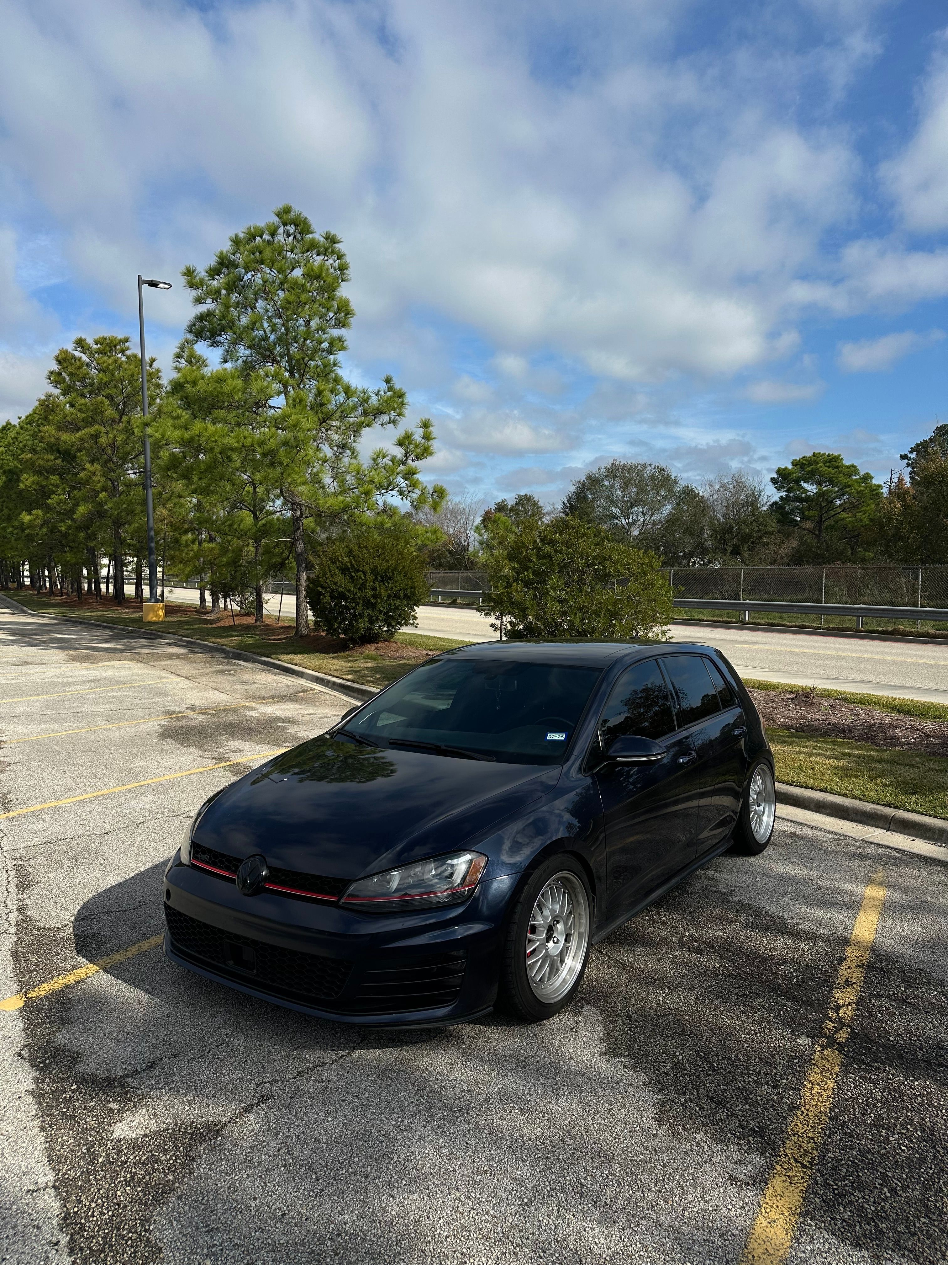 Used 2017 Volkswagen GTI Autobahn FWD image 16