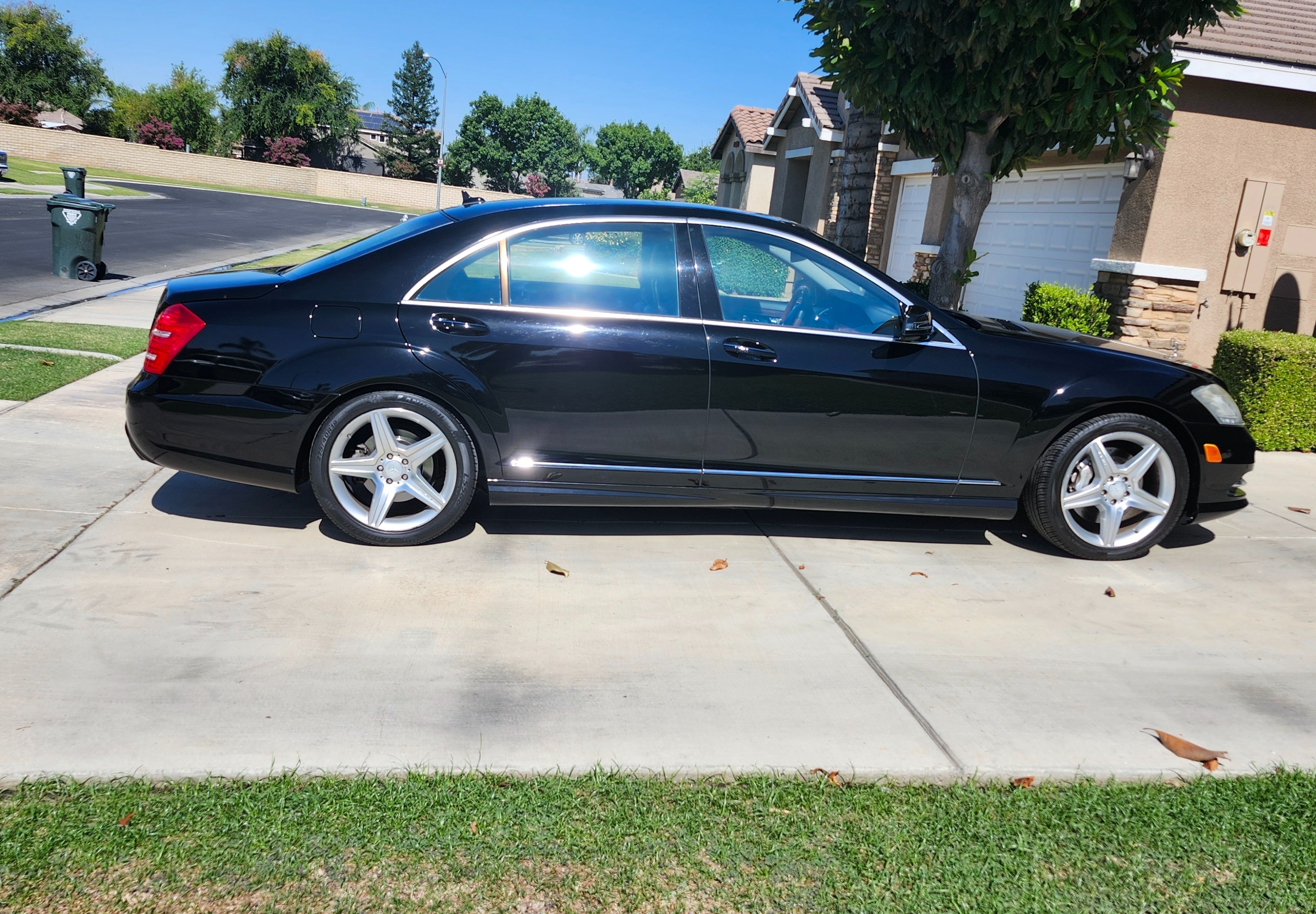 Used 2010 Mercedes-Benz S 550 image 1