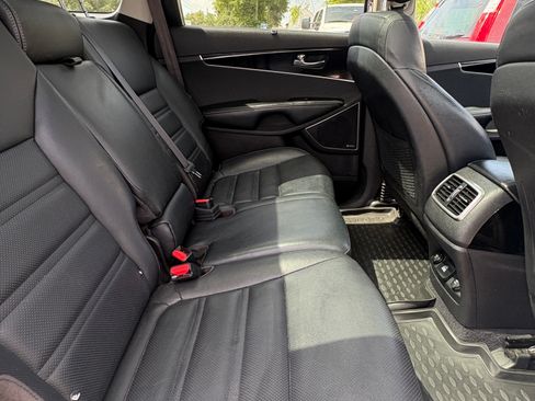 Used 2017 Kia Sorento SX FWD image 1