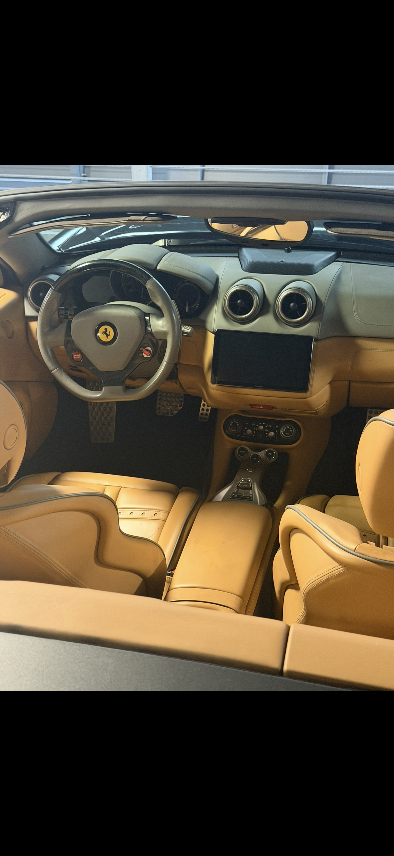 Used 2012 Ferrari California RWD image 10