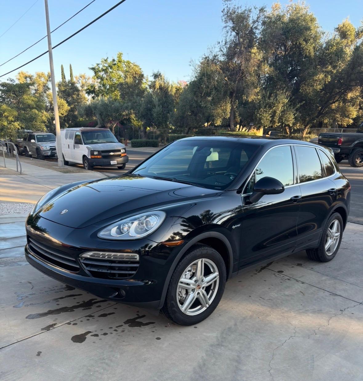 Used 2014 Porsche Cayenne S AWD/4WD image 1