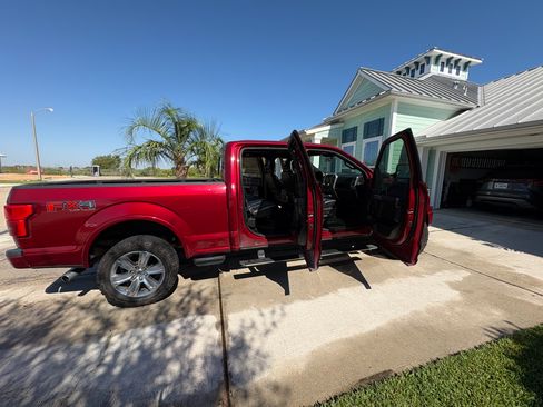 Used 2018 Ford F150 Platinum w/ Equipment Group 701A Luxury image 5