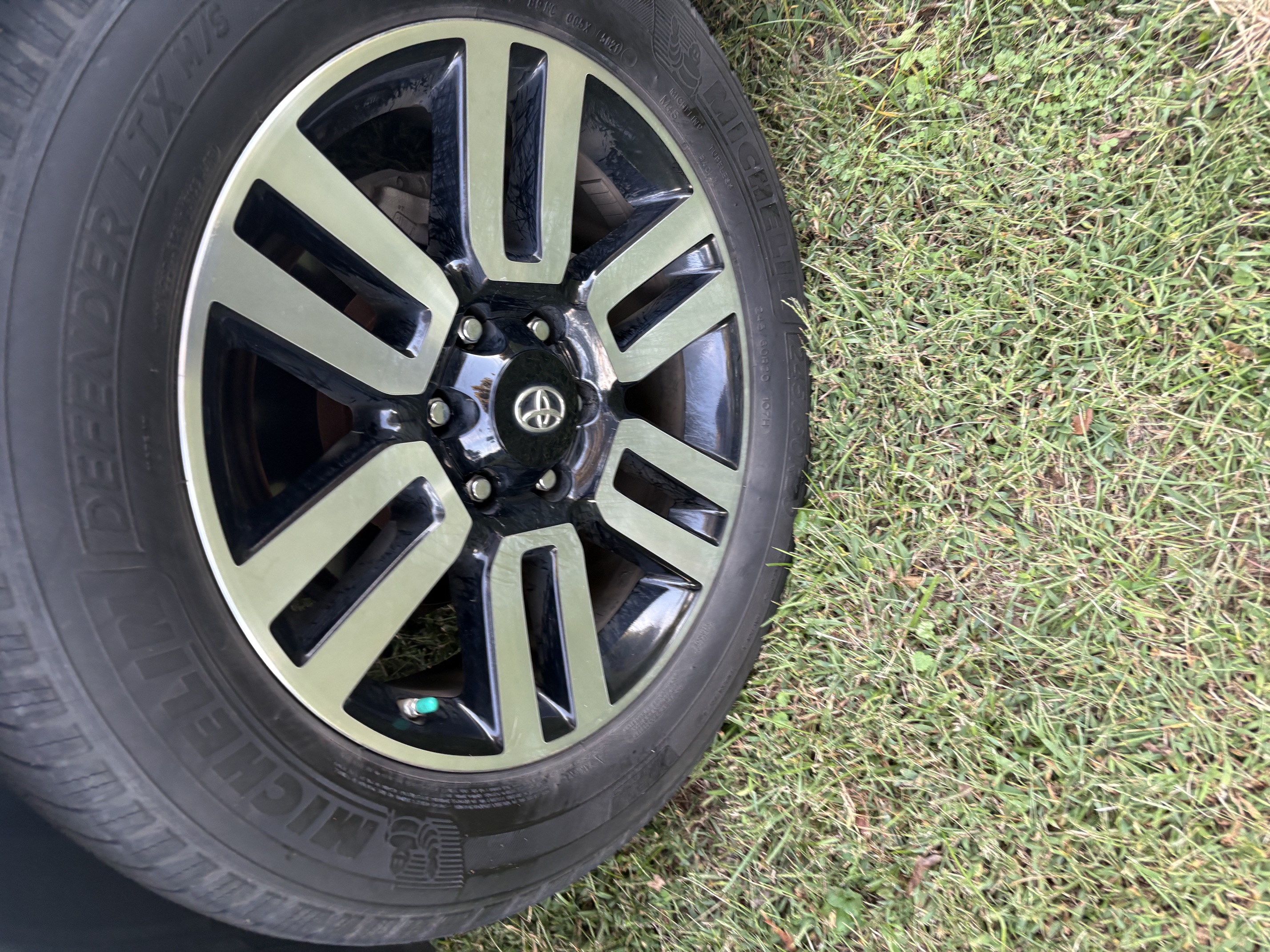 Used 2019 Toyota 4Runner Limited RWD image 10