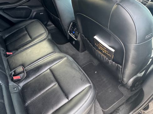 Used 2020 Porsche Macan S image 12