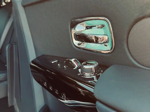 Used 2022 Rolls-Royce Phantom Sedan w/ The Phantom Package image 18