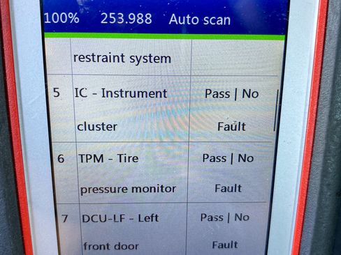 Used 2019 Mercedes-Benz GLC 63 AMG 4MATIC image 25