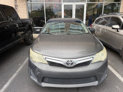 Used 2012 Toyota Camry LE FWD image 6