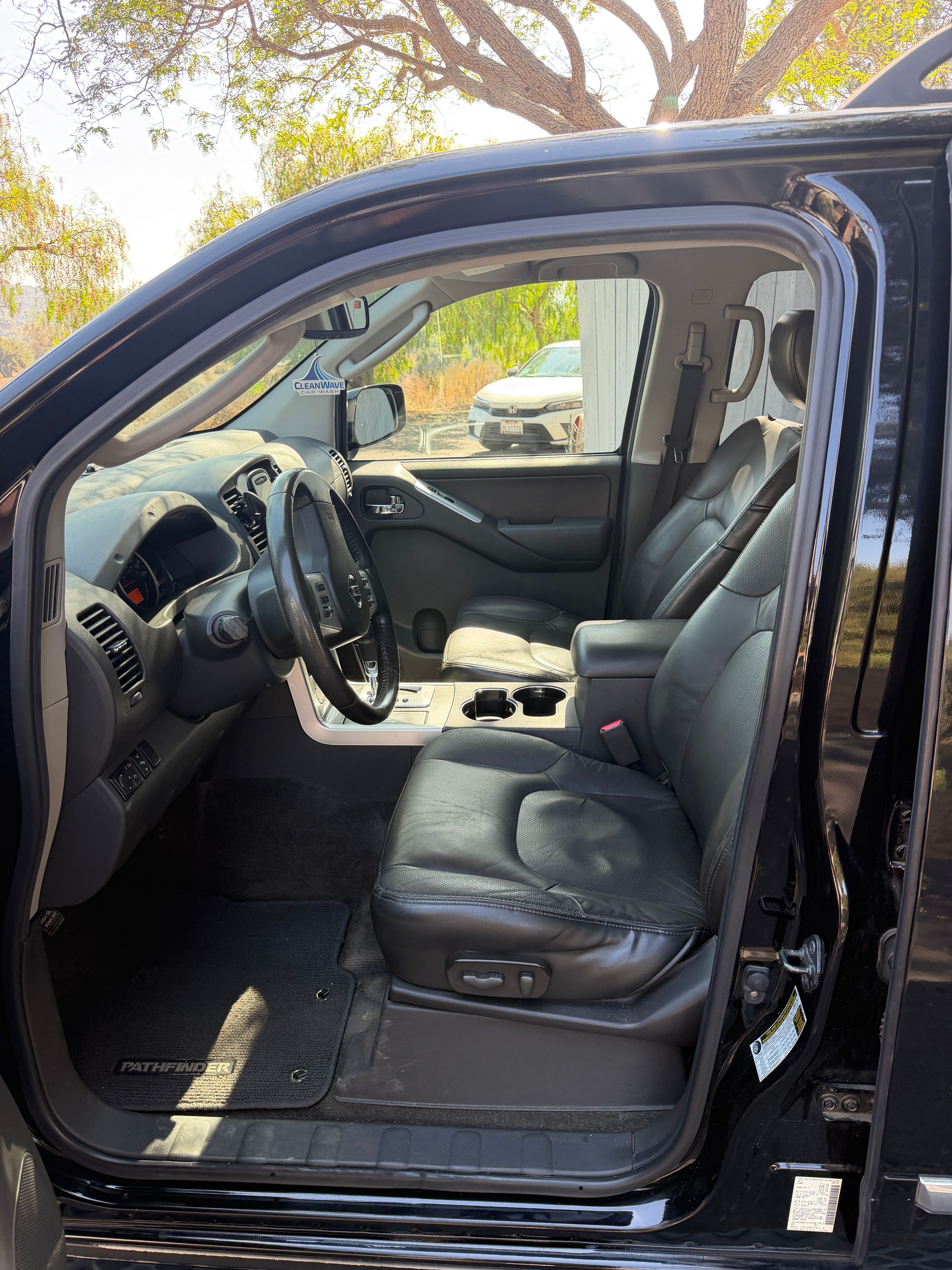 Used 2012 Nissan Pathfinder Silver RWD image 12
