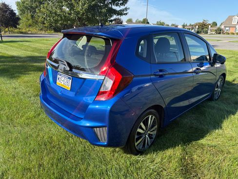 Used 2017 Honda Fit EX image 4