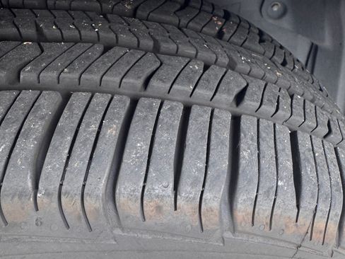 Used 2017 Toyota Camry SE image 15