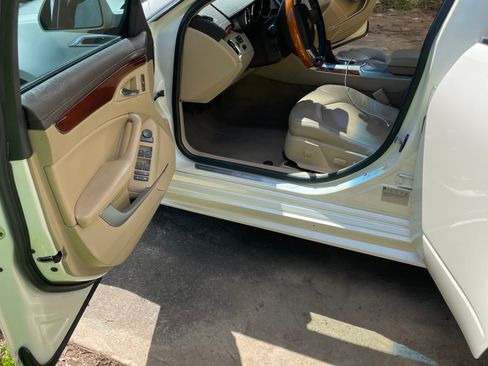 Used 2011 Cadillac CTS Premium image 5