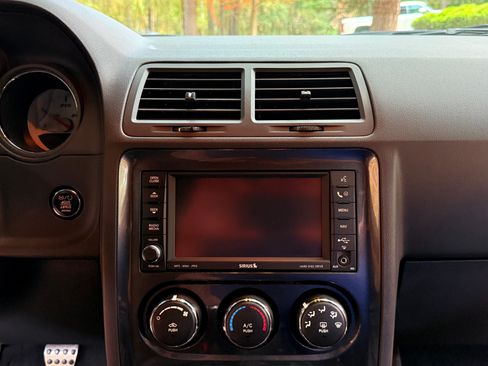 Used 2009 Dodge Challenger SRT8 w/ SRT Option Group II RWD image 13