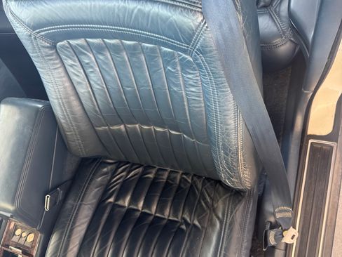 Used 1992 Buick Riviera Coupe FWD image 17