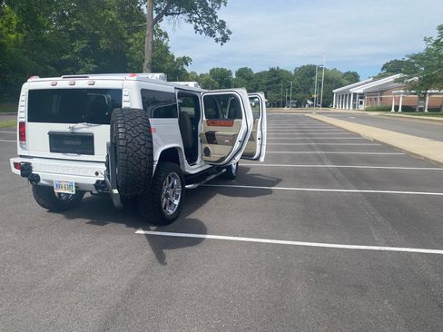 Used 2005 HUMMER H2 w/ Preferred Equipment Group AWD/4WD image 6