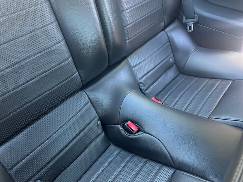 Used 2005 Ford Mustang GT Premium RWD image 11