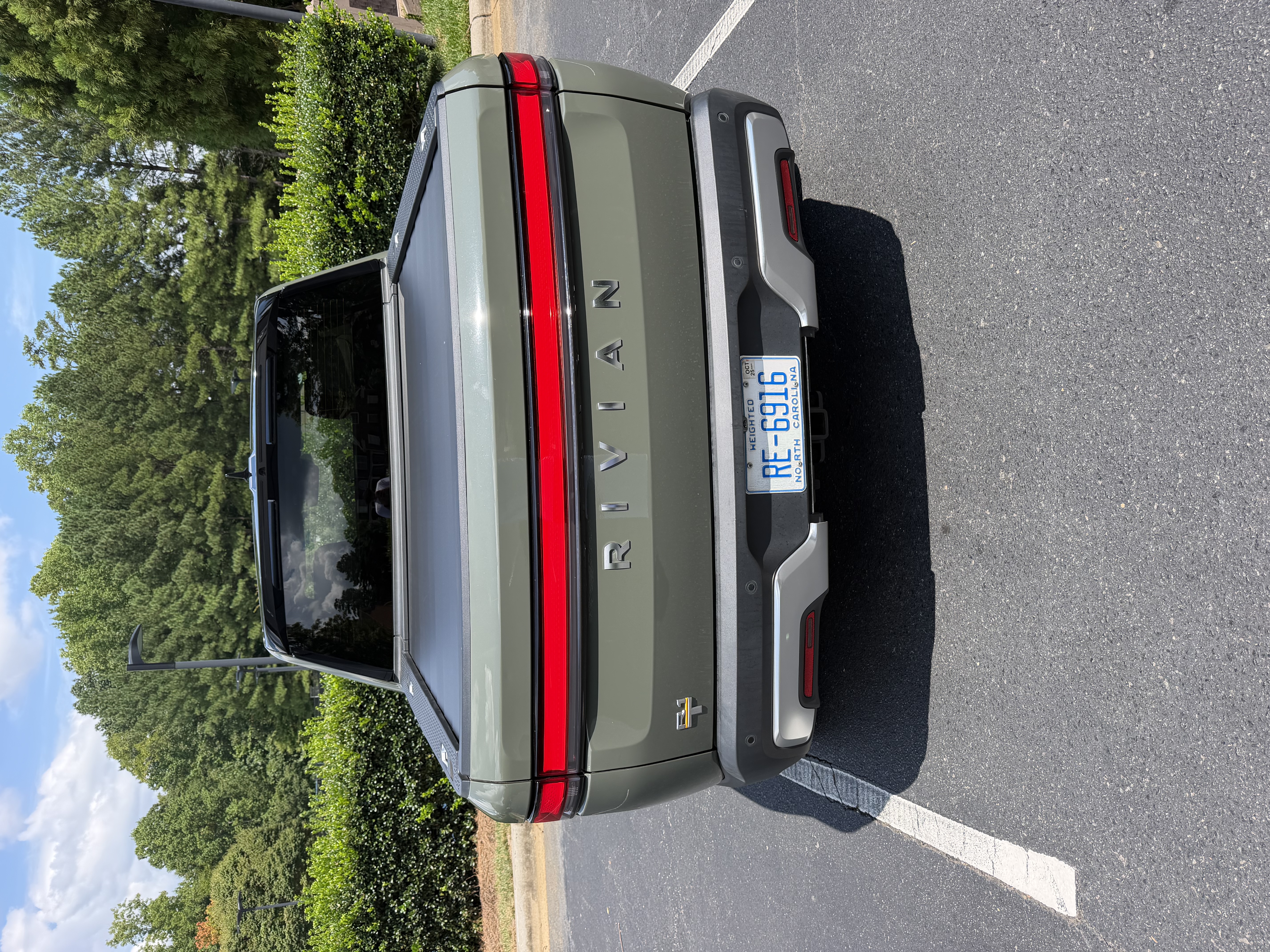 Used 2022 Rivian R1T Launch Edition AWD/4WD image 16