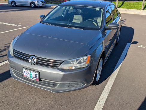 Used 2013 Volkswagen Jetta TDI image 9
