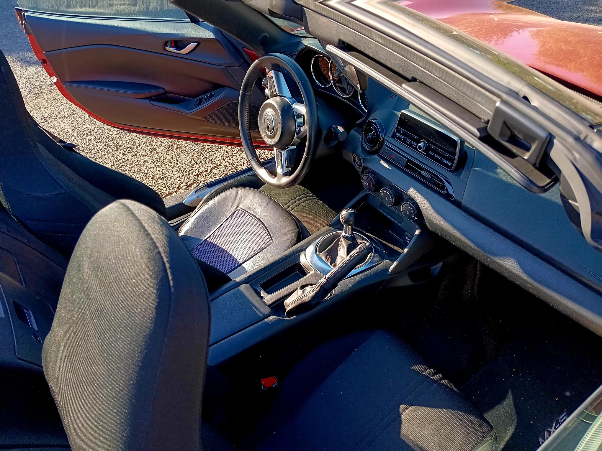 Used 2017 MAZDA MX-5 Miata Sport w/ Interior Package RWD image 10