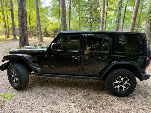 Used 2021 Jeep Wrangler Unlimited Rubicon image 2