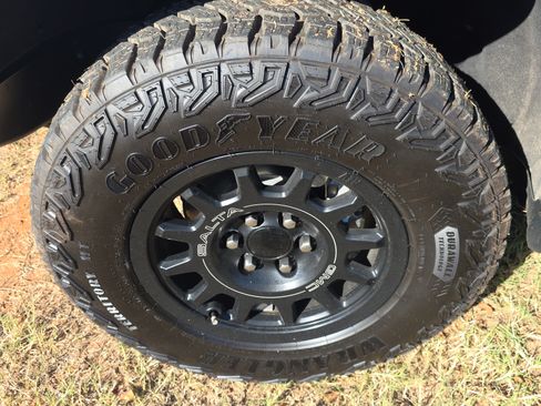 Used 2024 GMC Sierra 1500 AT4X w/ AT4X AEV Edition image 5