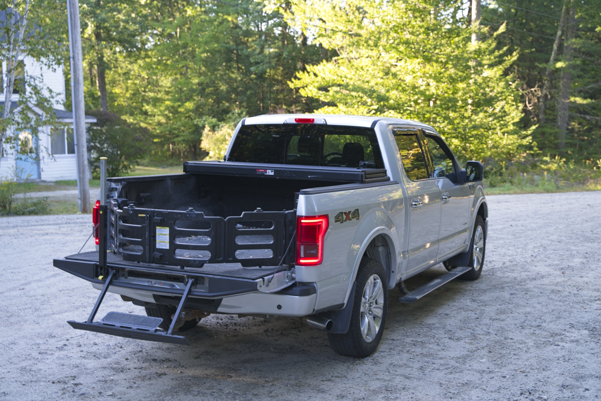 Used 2015 Ford F150 Platinum w/ Equipment Group 701A Luxury AWD/4WD image 11