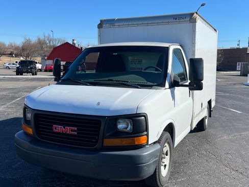 Used 2012 GMC Savana 3500 image 2