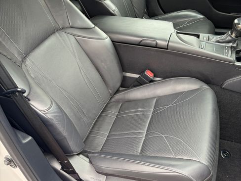 Used 2020 Lexus ES 350 Ultra Luxury w/ Accessory Package 2 FWD image 11