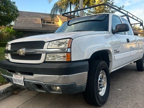 Used 2004 Chevrolet Silverado 2500 LS w/ Heavy-Duty Power Package RWD image 1