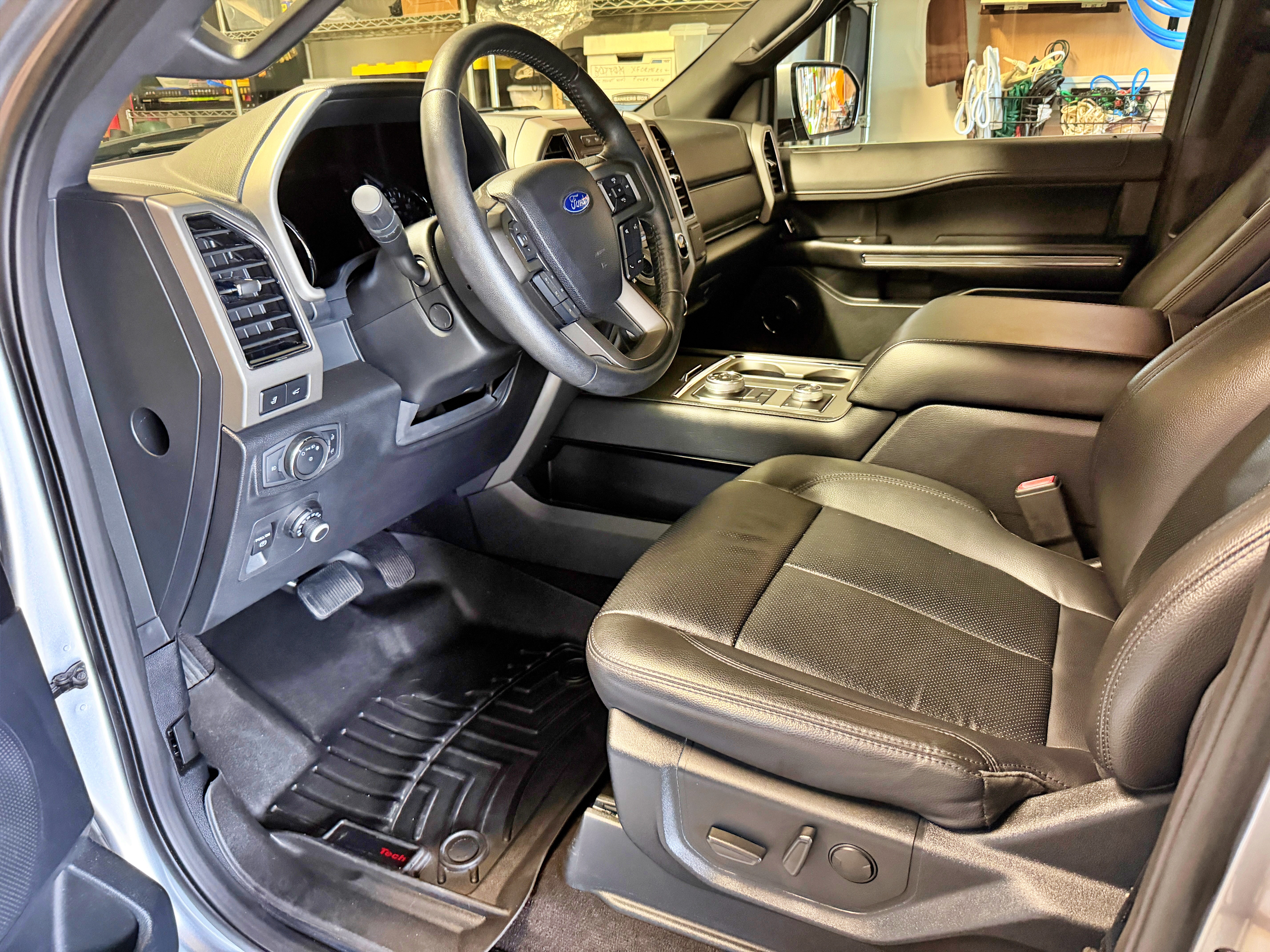 Used 2020 Ford Expedition XLT w/ Equipment Group 202A AWD/4WD image 5