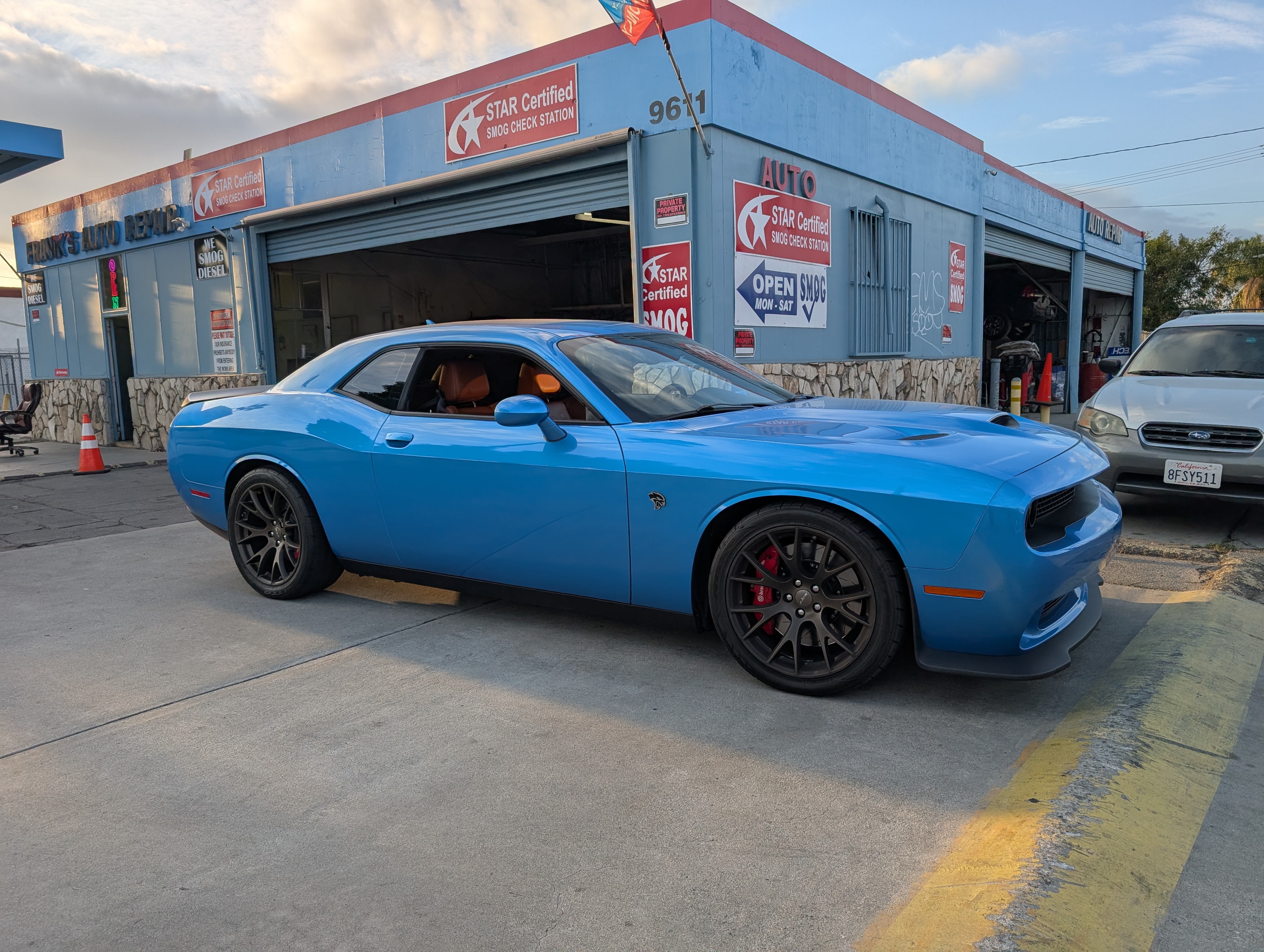 Used 2018 Dodge Challenger SRT Hellcat RWD image 1