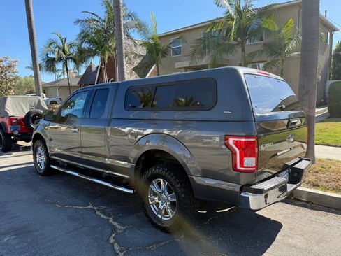 Used 2017 Ford F150 XLT w/ Equipment Group 302A Luxury AWD/4WD image 5