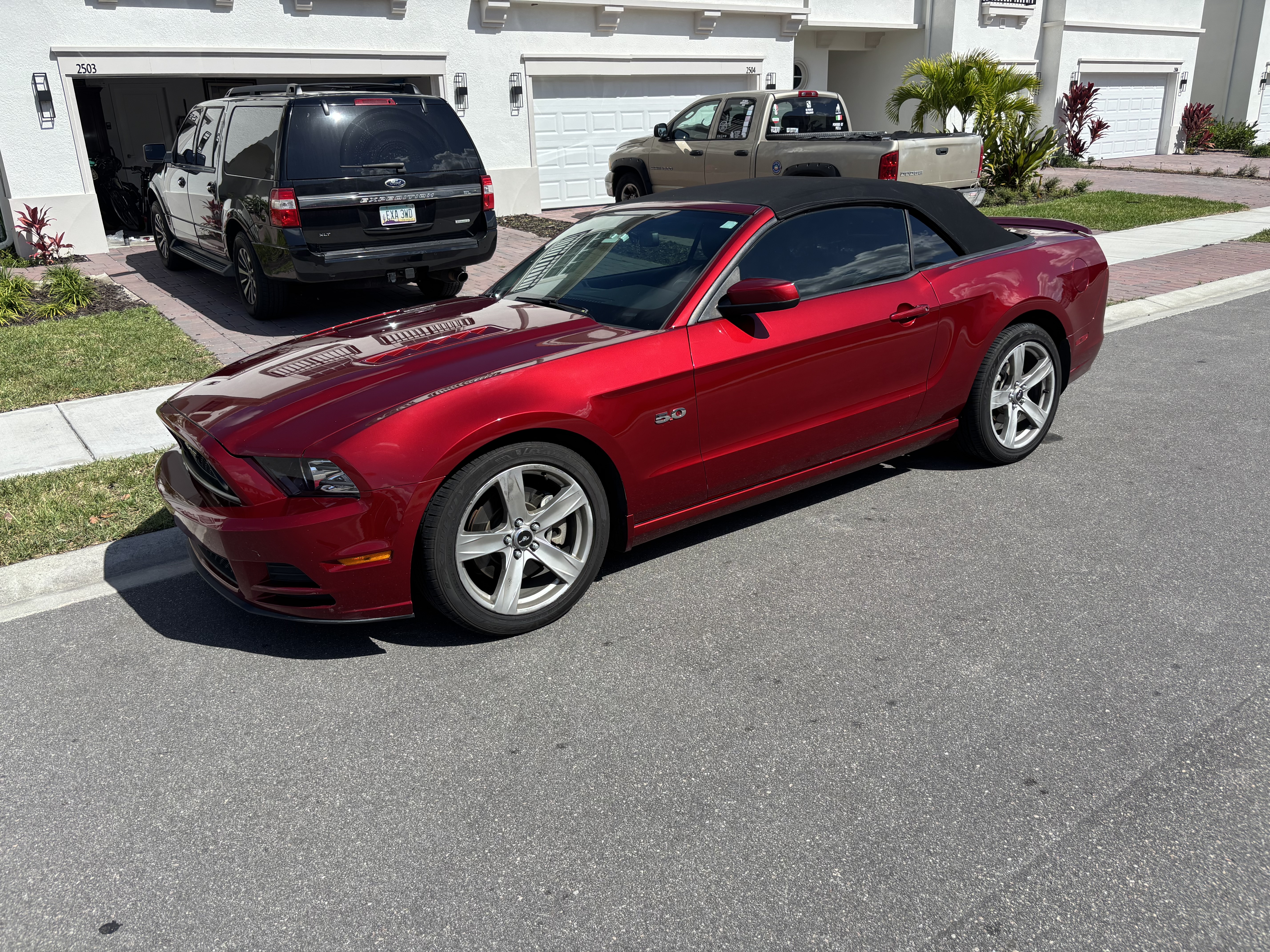 Used 2014 Ford Mustang GT Premium w/ Comfort Package RWD image 1