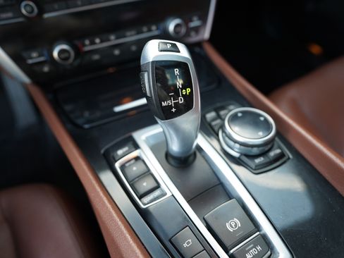 Used 2014 BMW 535i Gran Turismo image 16