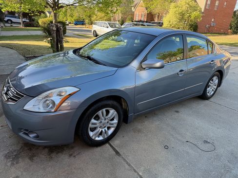 Used 2010 Nissan Altima 2.5 S w/ Convenience Pkg image 1