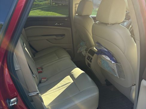 Used 2015 Cadillac SRX Luxury w/ Driver Awareness Package FWD image 8
