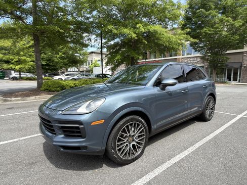 Used 2019 Porsche Cayenne AWD/4WD image 1