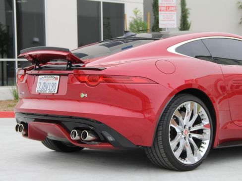 Used 2015 Jaguar F-TYPE R RWD image 5