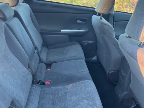 Used 2014 Toyota Prius V Three image 16