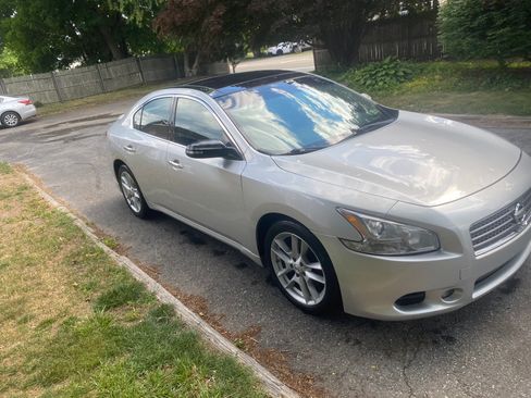 Used 2011 Nissan Maxima 3.5 SV w/ Premium Pkg FWD image 5