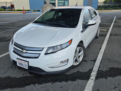 Used 2012 Chevrolet Volt image 1