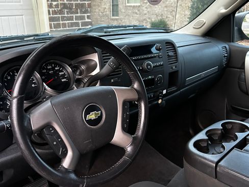 Used 2012 Chevrolet Silverado 2500 LT w/ Interior Plus Package image 4