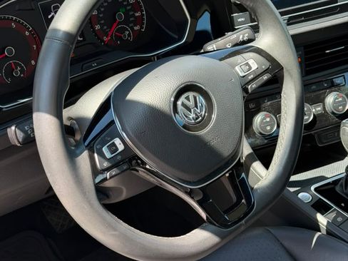 Used 2020 Volkswagen Jetta SE FWD image 10