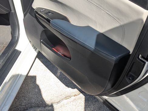 Used 2014 Toyota Avalon XLE Touring image 19