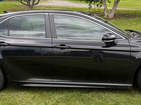 Used 2024 Toyota Camry SE AWD/4WD image 2