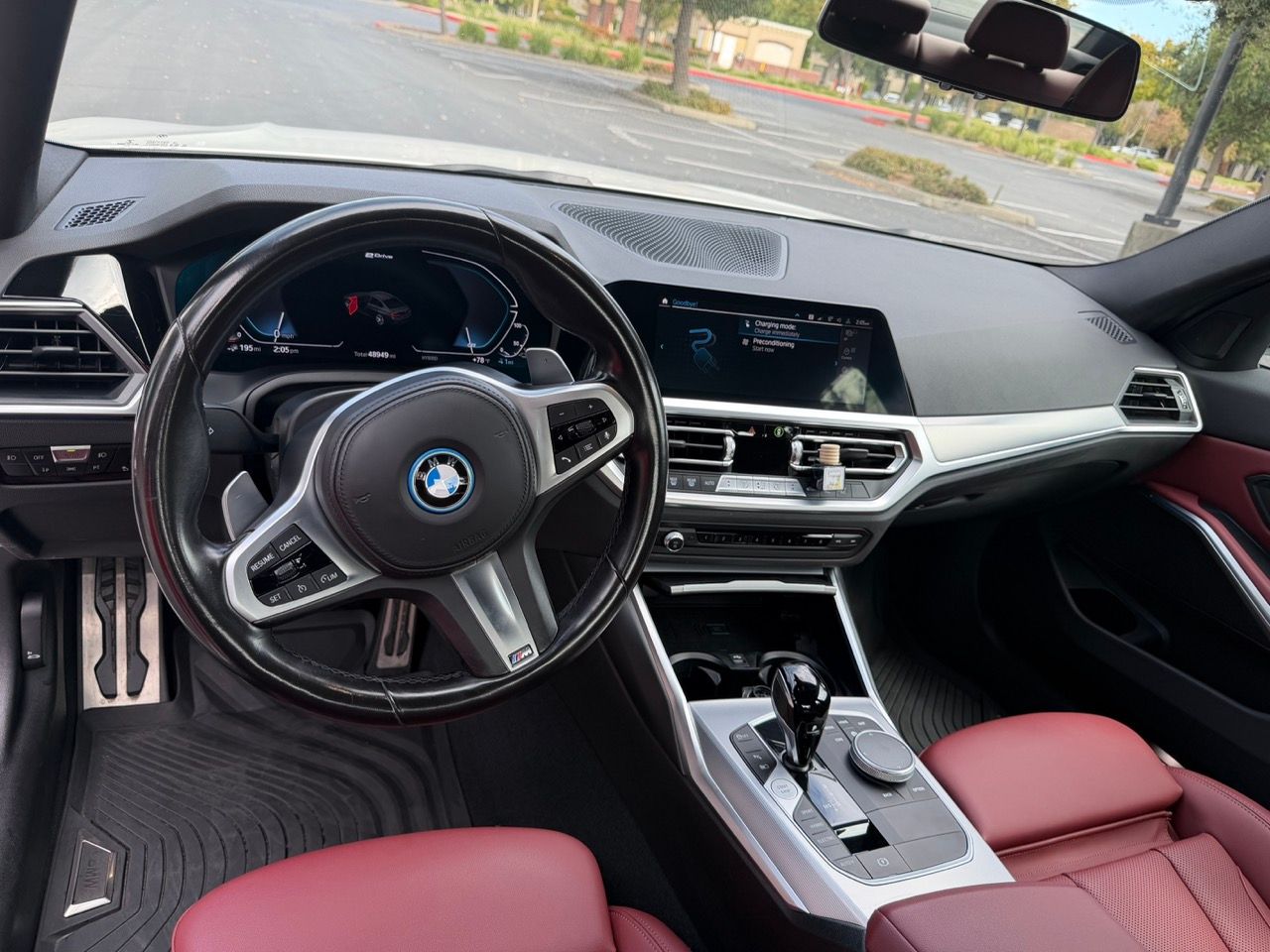 Used 2022 BMW 330e w/ M Sport Package RWD image 1